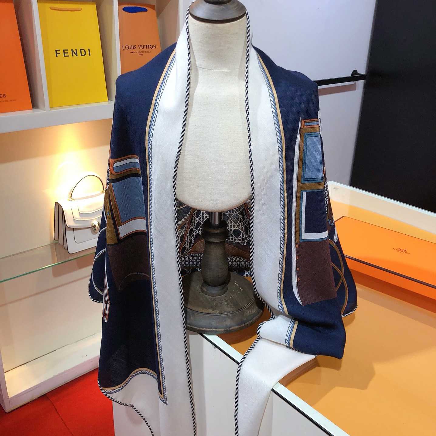 Hermes Giant Triangle - FashionPlug