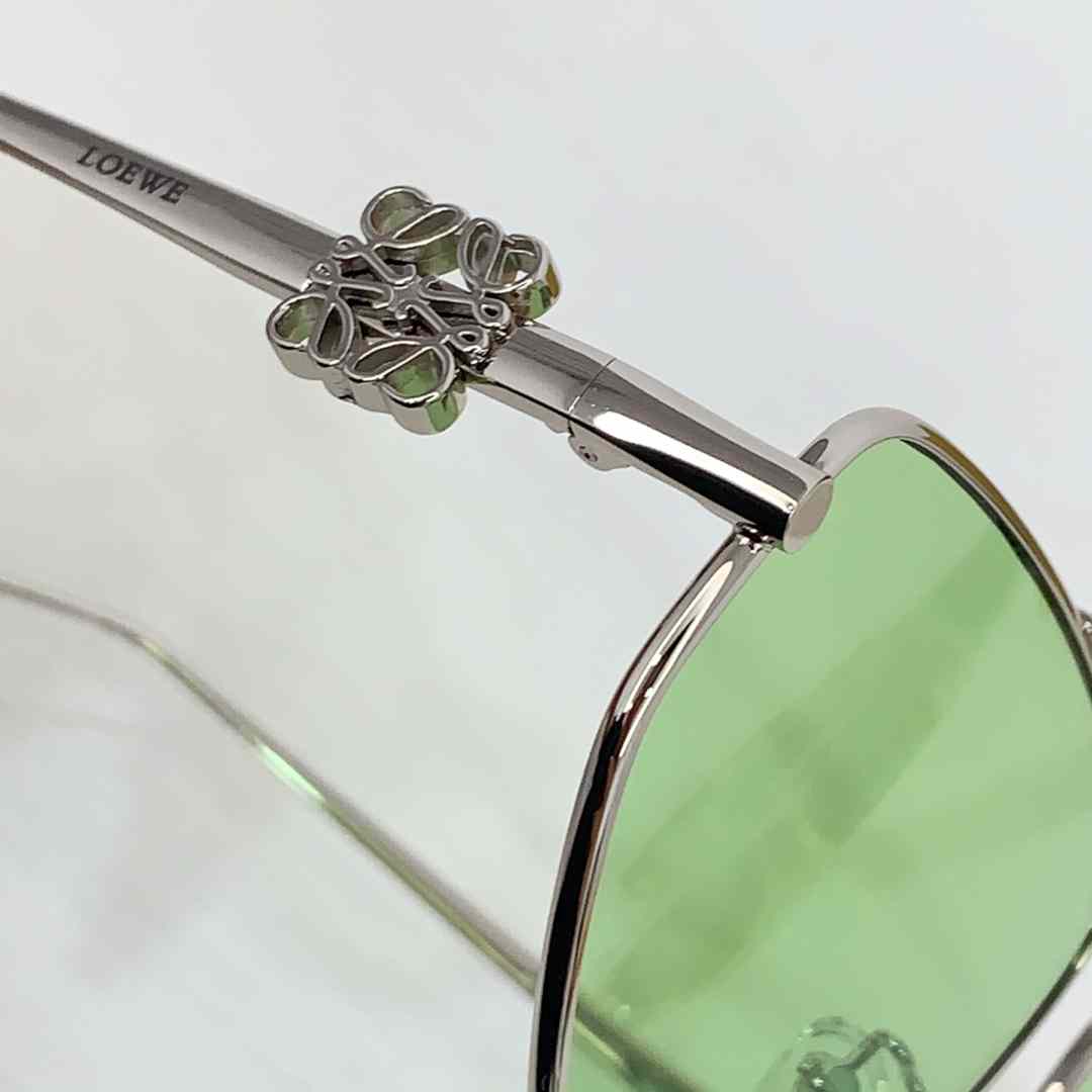 Loewe LW40116U Sunglasses  - FashionPlug