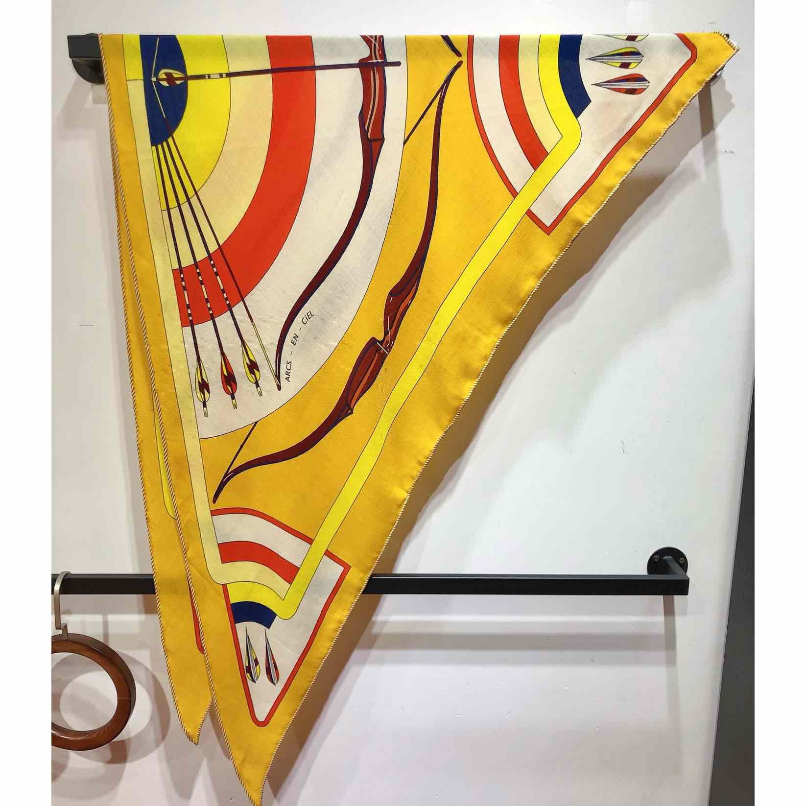 Hermes Giant Triangle - FashionPlug