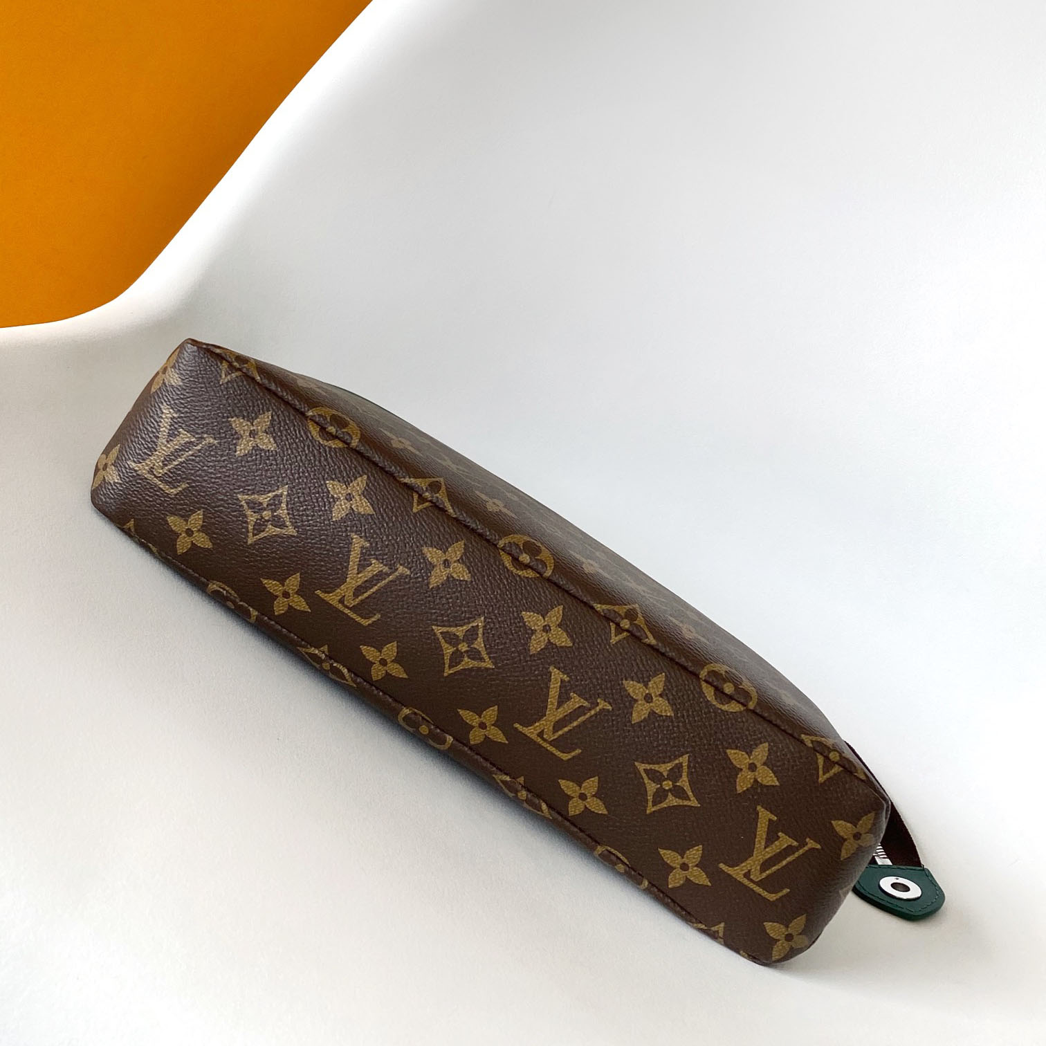 Louis Vuitton Pochette Voyage Souple    M13199 - FashionPlug