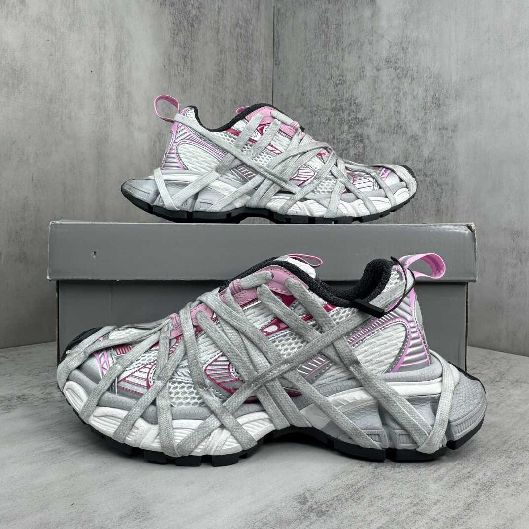Balenciaga 3XL Extreme Lace Sneaker In White/grey - FashionPlug