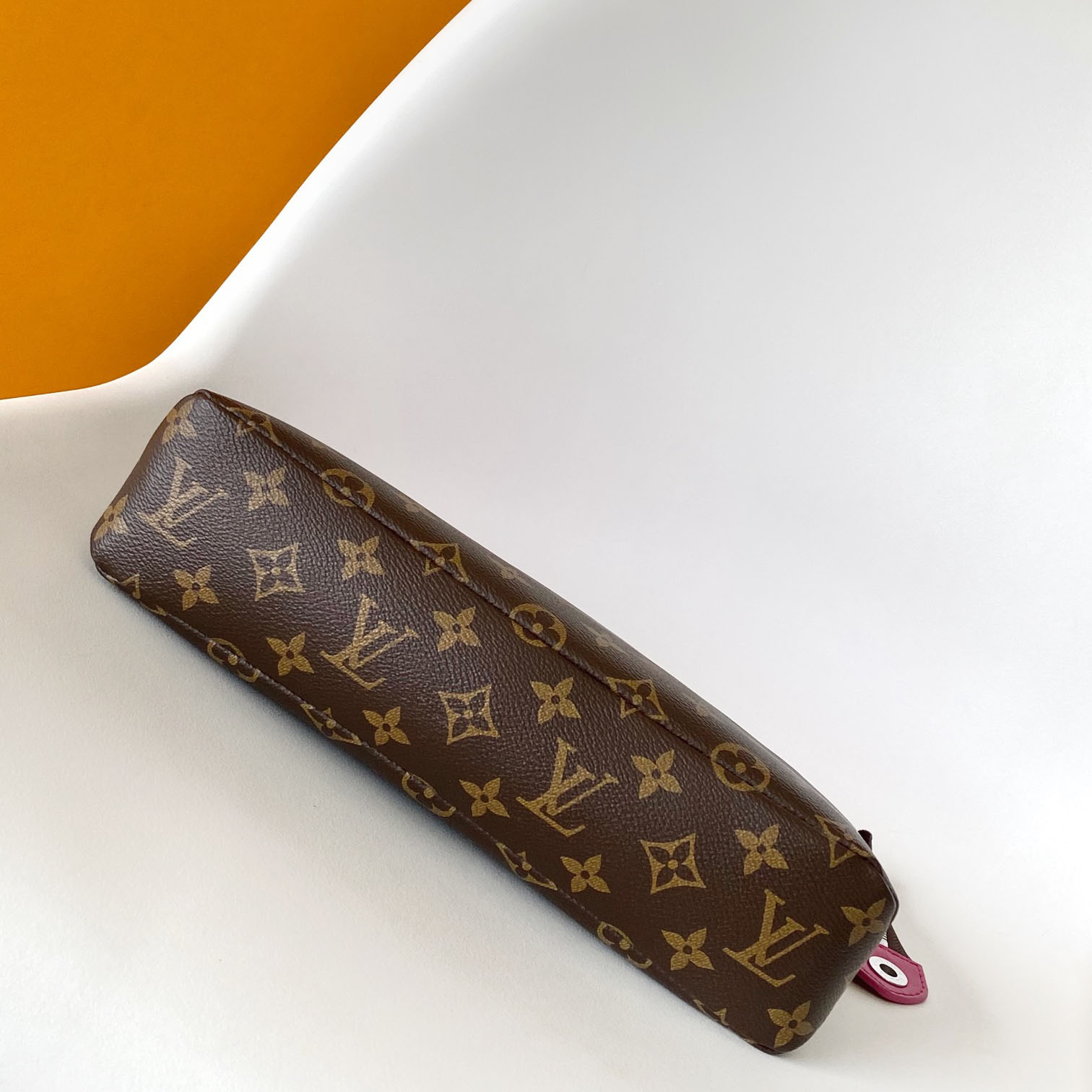 Louis Vuitton Pochette Voyage Souple    M13356 - FashionPlug