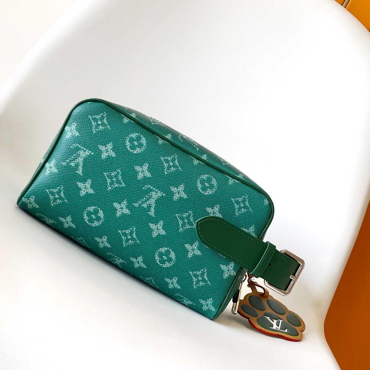 Louis Vuitton Locker Dopp Kit    M12688 - FashionPlug