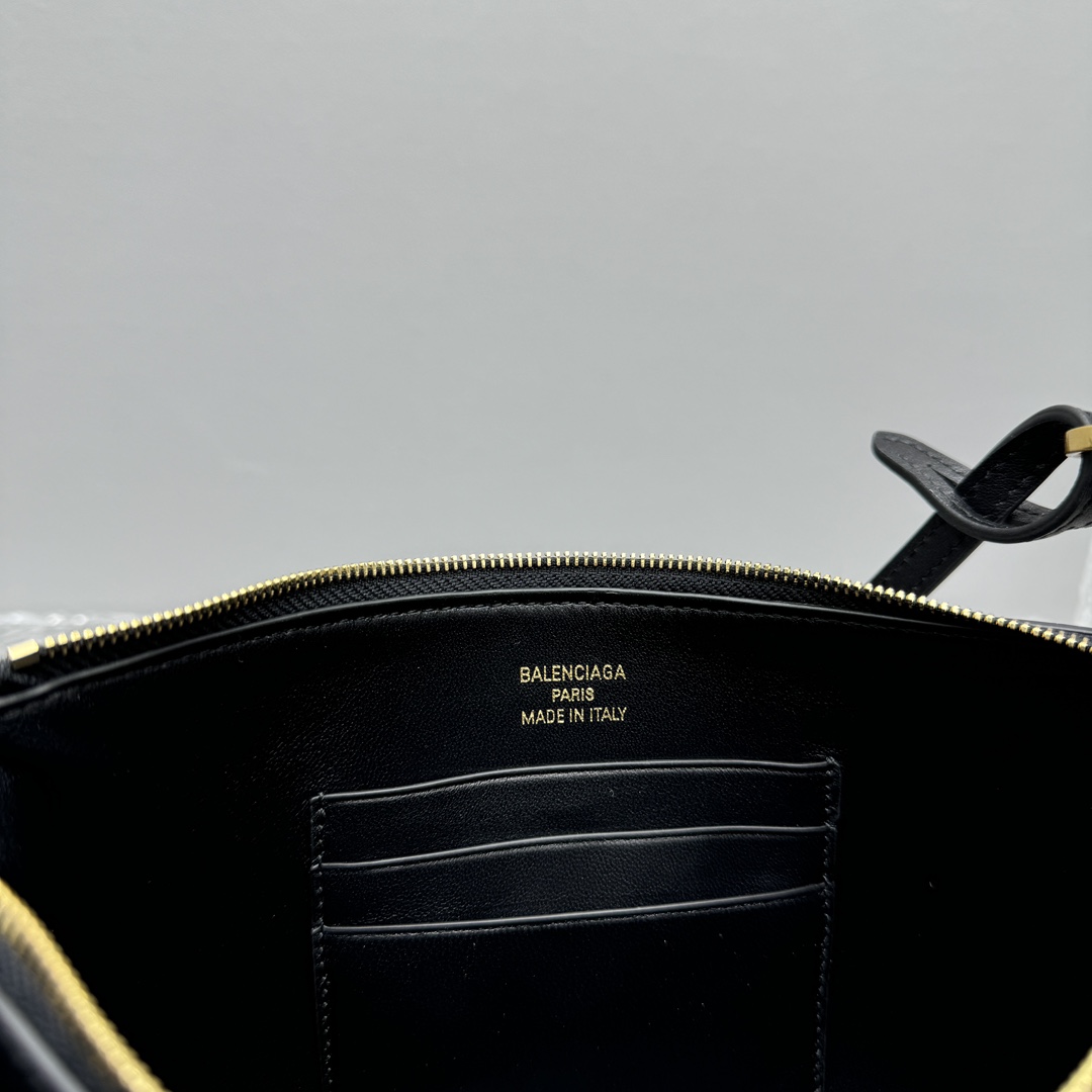 Balenciaga Rodeo Sling Pochette In Black - FashionPlug