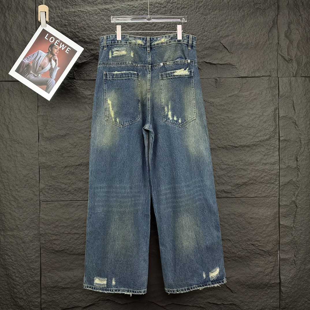 Givenchy Straight-leg Jeans - FashionPlug