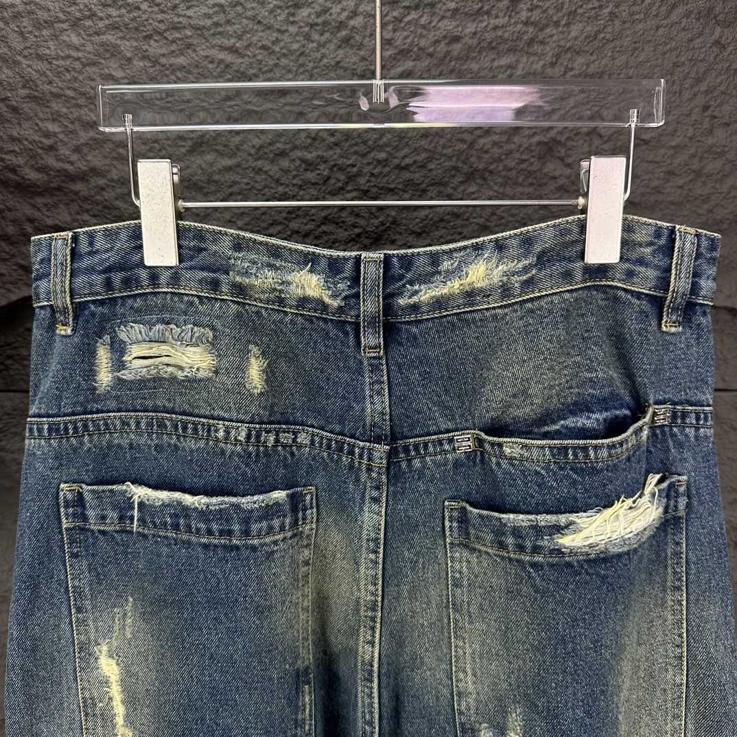Givenchy Straight-leg Jeans - FashionPlug