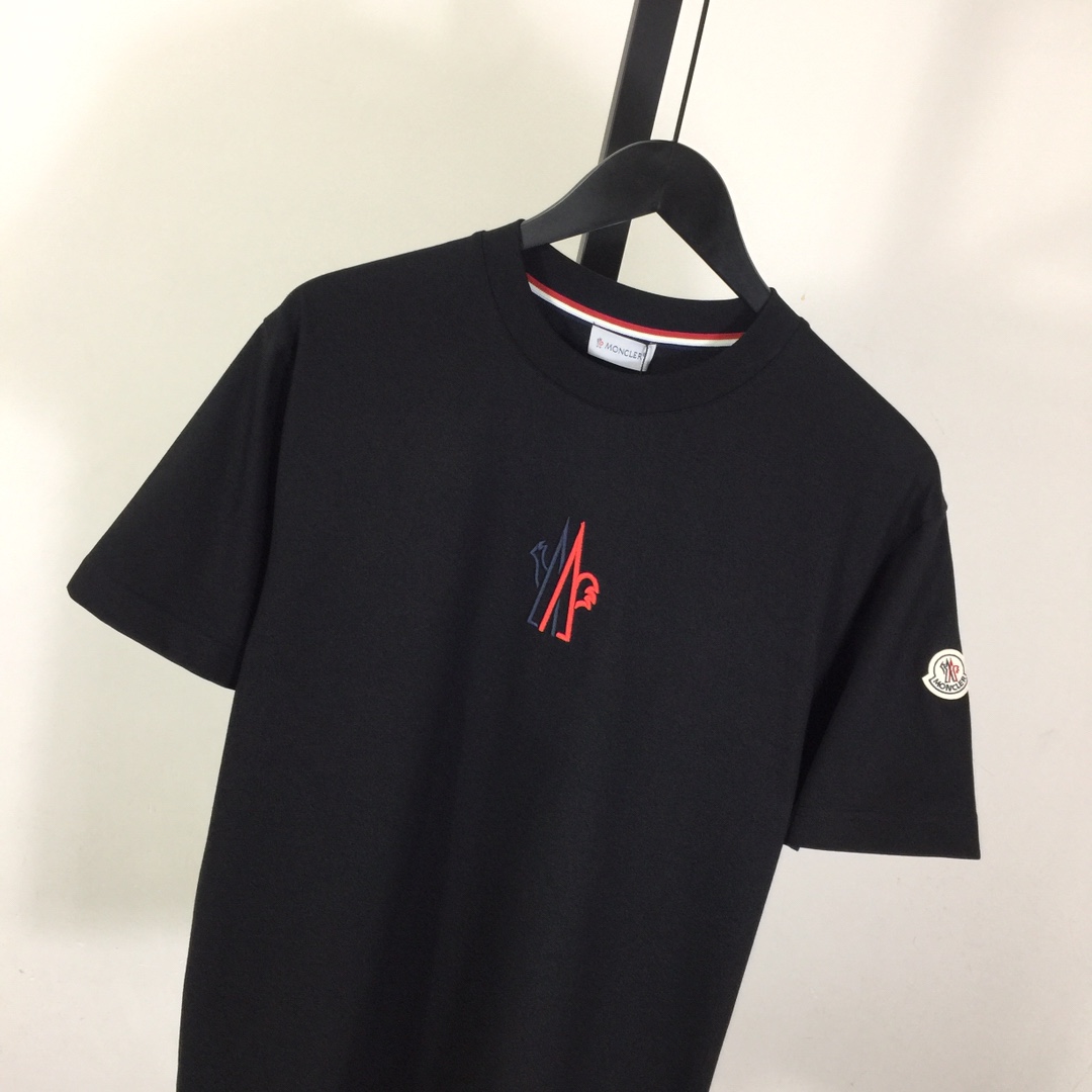 Moncler Logo Cotton T-shirt - FashionPlug