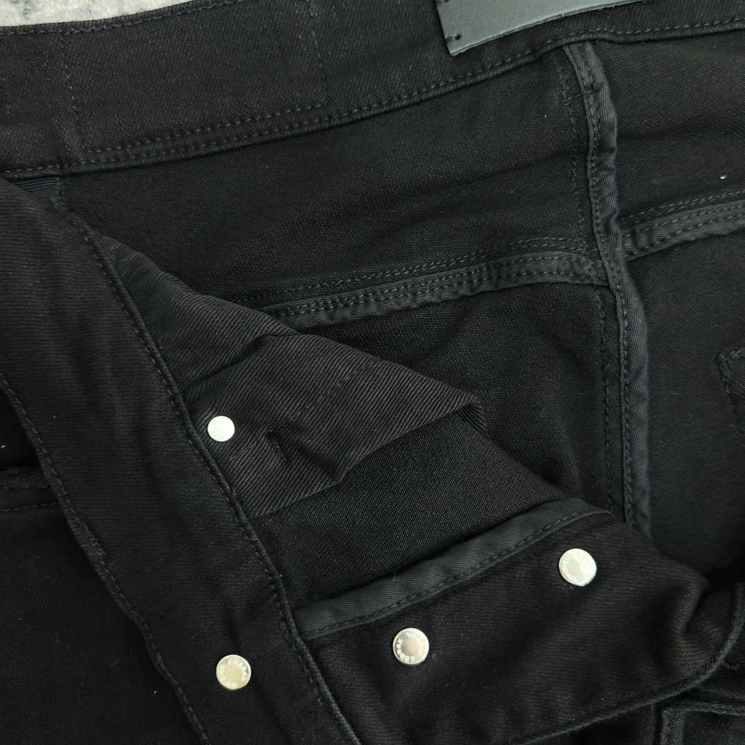 Amiri Slim Fit Jeans    692 - FashionPlug
