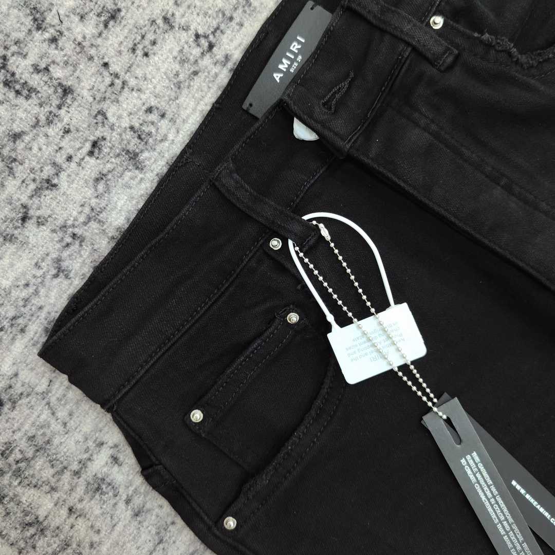 Amiri Slim Fit Jeans    692 - FashionPlug