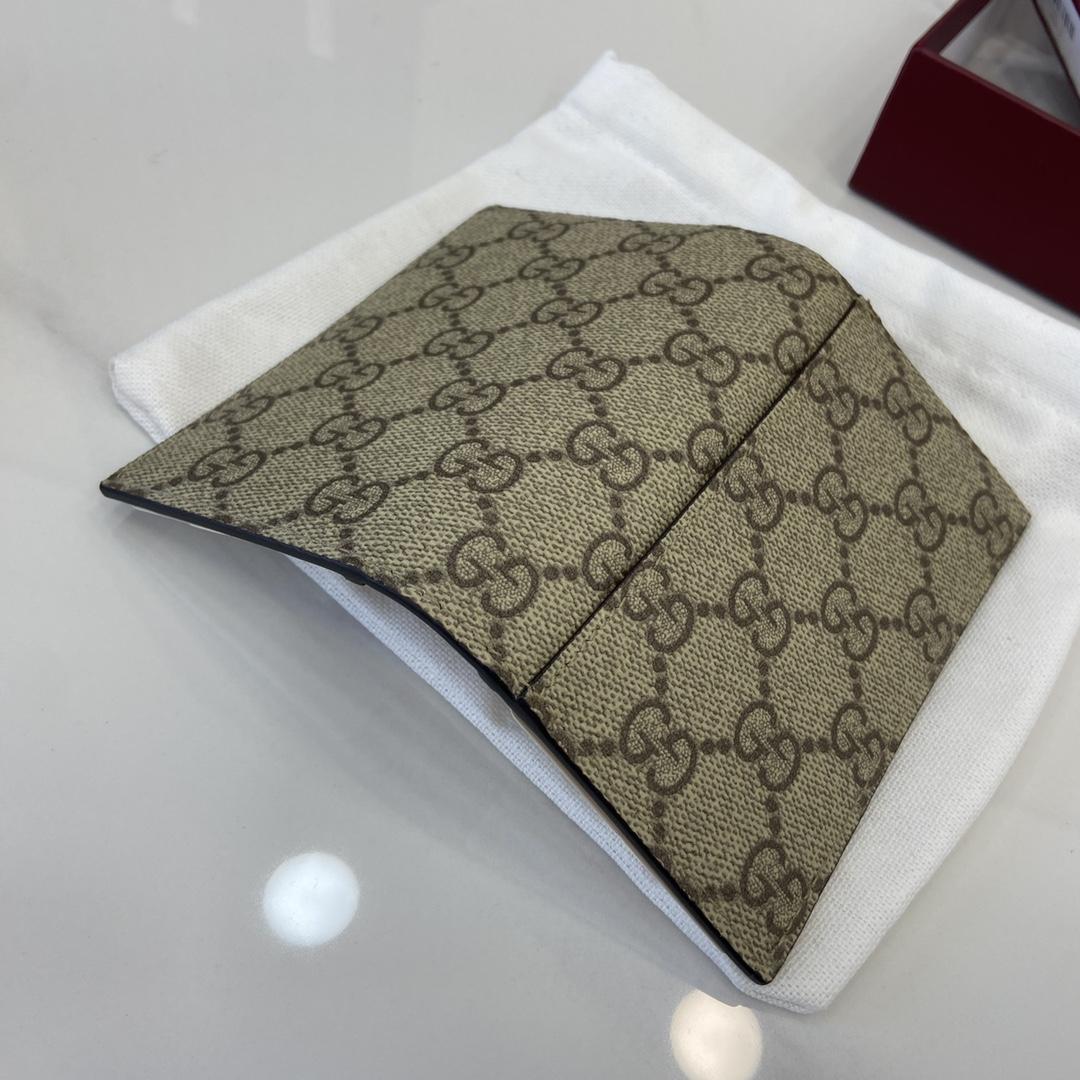 Gucci GG Emblem Bi-fold Card Case  - FashionPlug