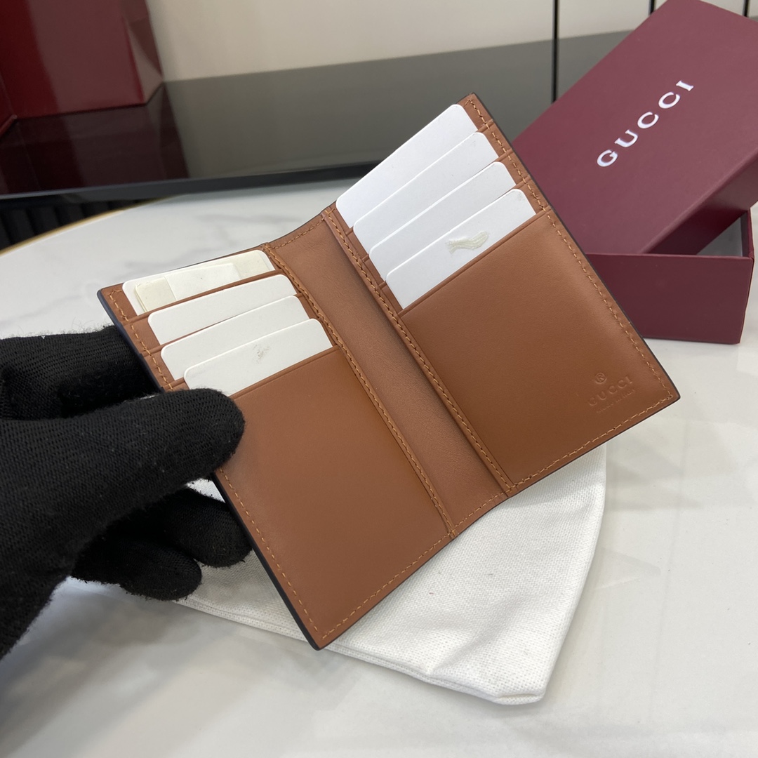 Gucci GG Emblem Bi-fold Card Case  - FashionPlug