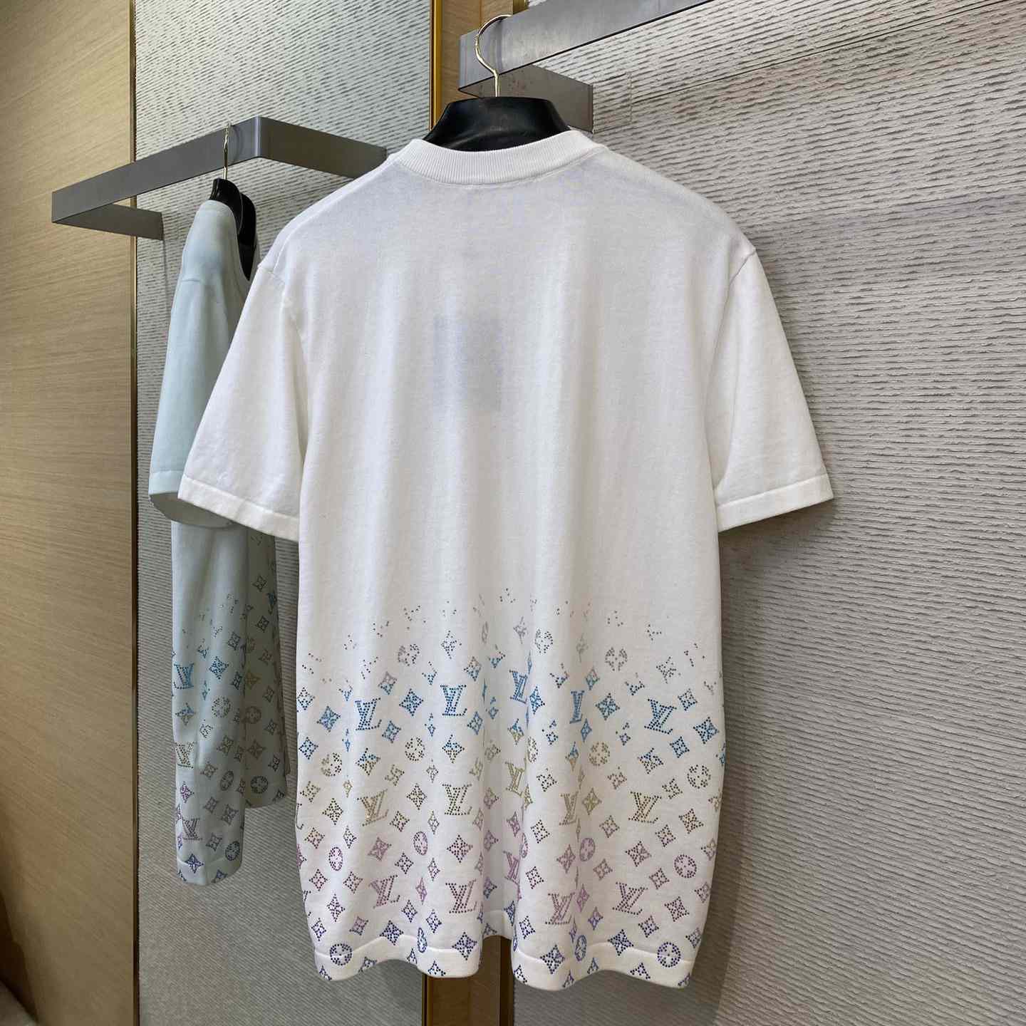 Louis Vuitton Monogram Gradient Embellished Short-Sleeved Crewneck  1AGTLD - FashionPlug