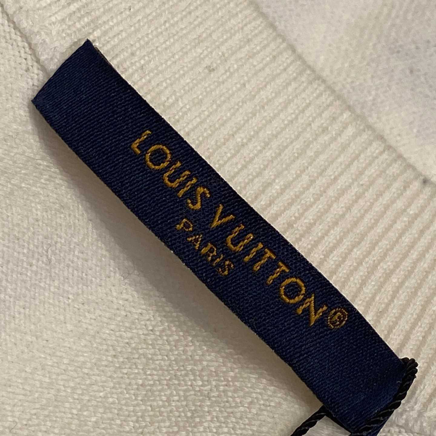 Louis Vuitton Monogram Gradient Embellished Short-Sleeved Crewneck  1AGTLD - FashionPlug