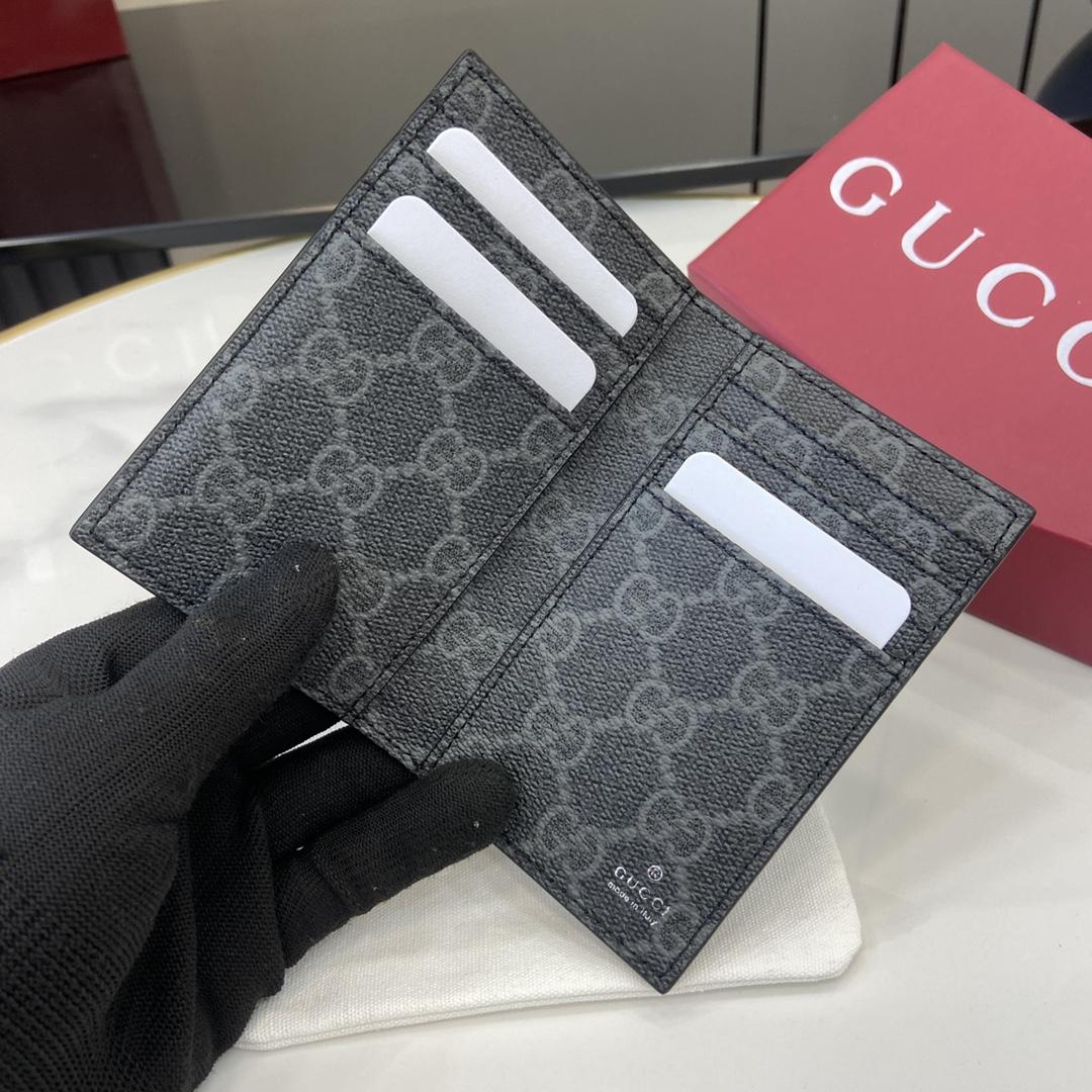 Gucci GG Emblem Bi-fold Embossed Card Case - FashionPlug