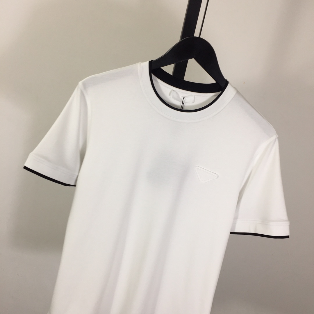 Prada Logo T-Shirt - FashionPlug