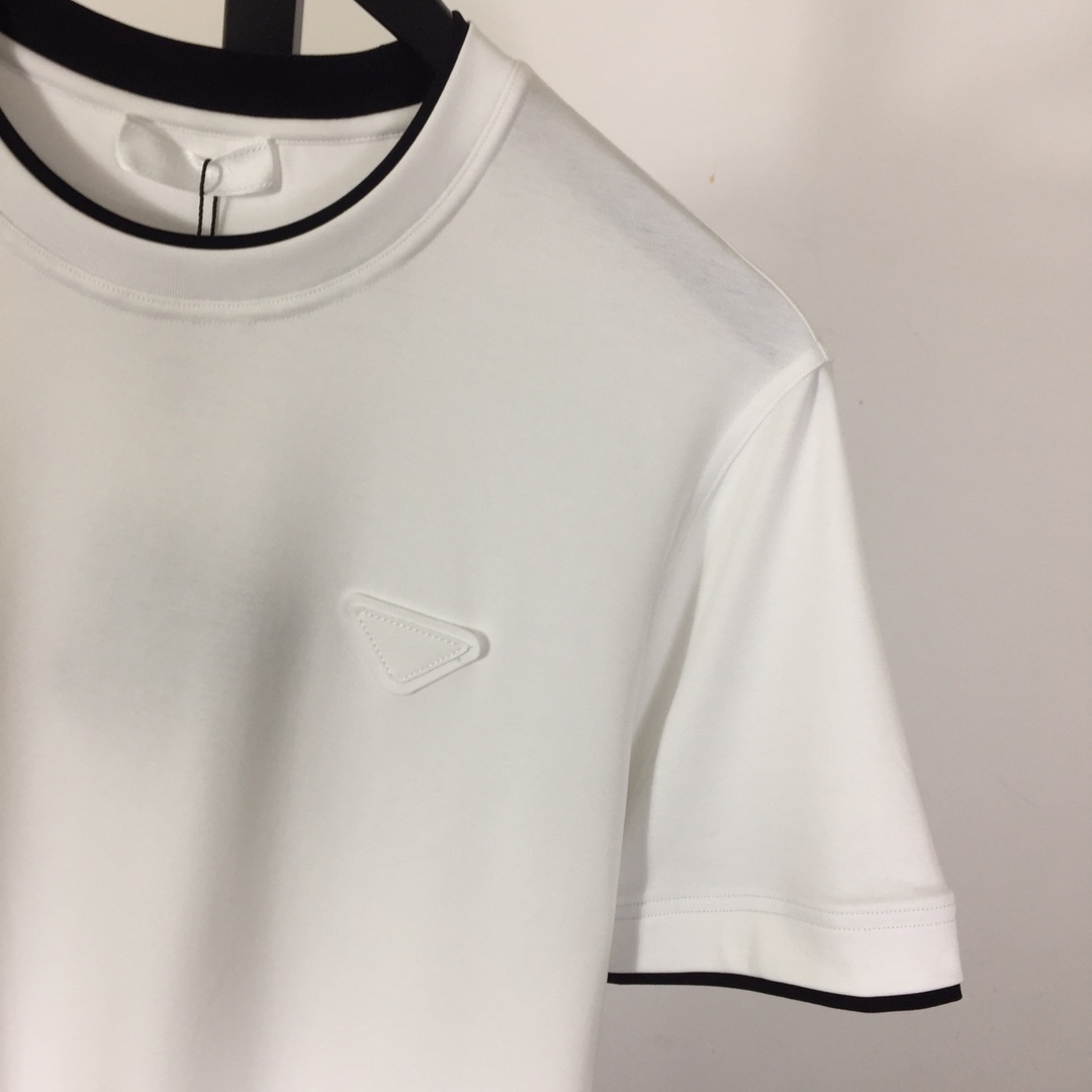 Prada Logo T-Shirt - FashionPlug