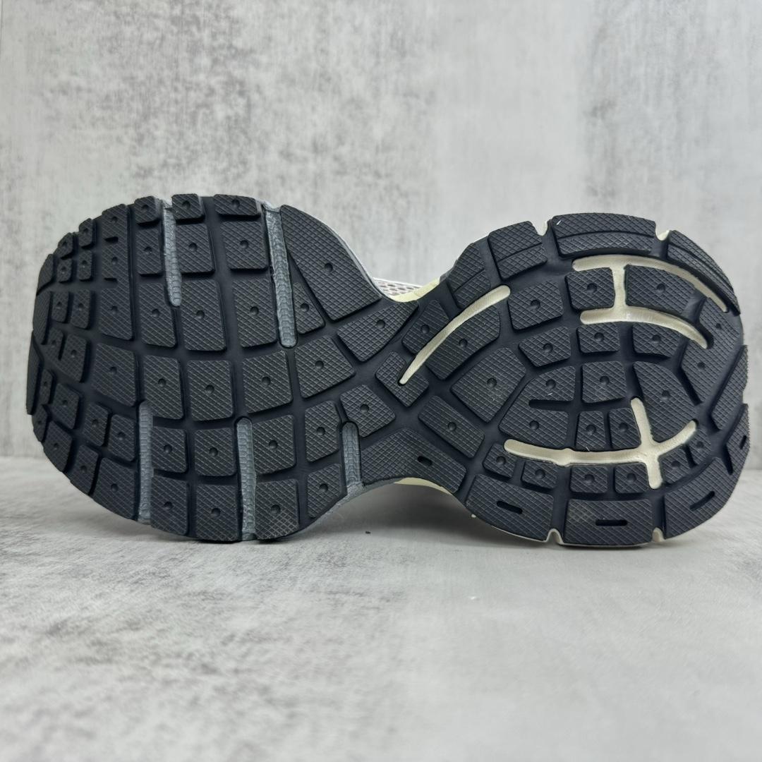 Balenciaga 5XL Sneaker  - FashionPlug