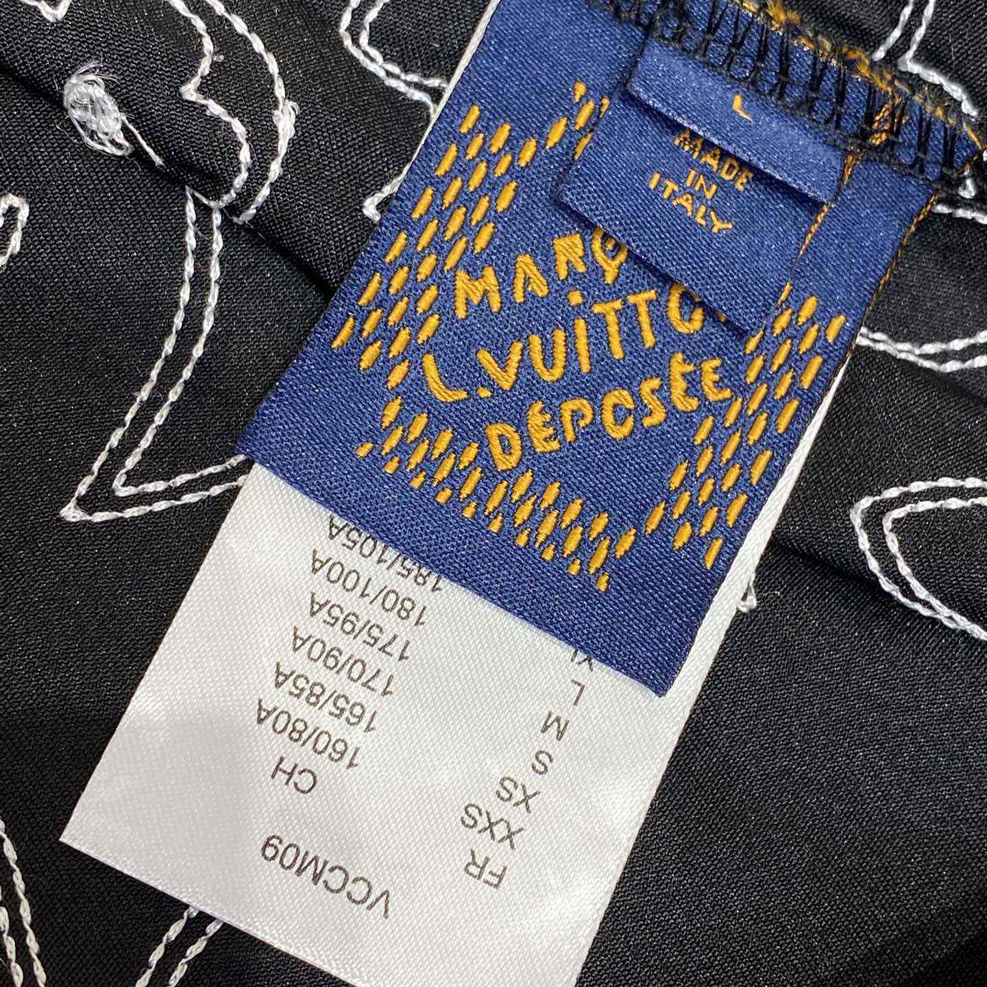 Louis Vuitton Printed Short-Sleeved Silk Shirt   1AFWS9 - FashionPlug