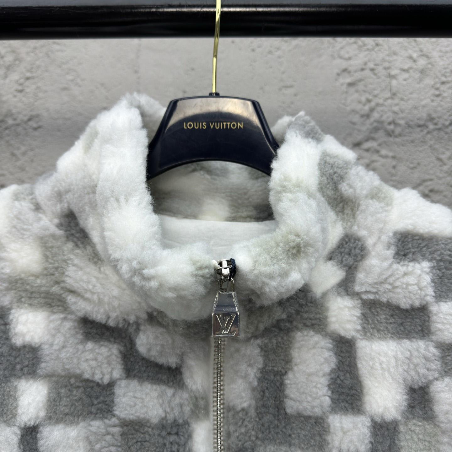 Louis Vuitton Fleece Blouson   1AGK16 - FashionPlug