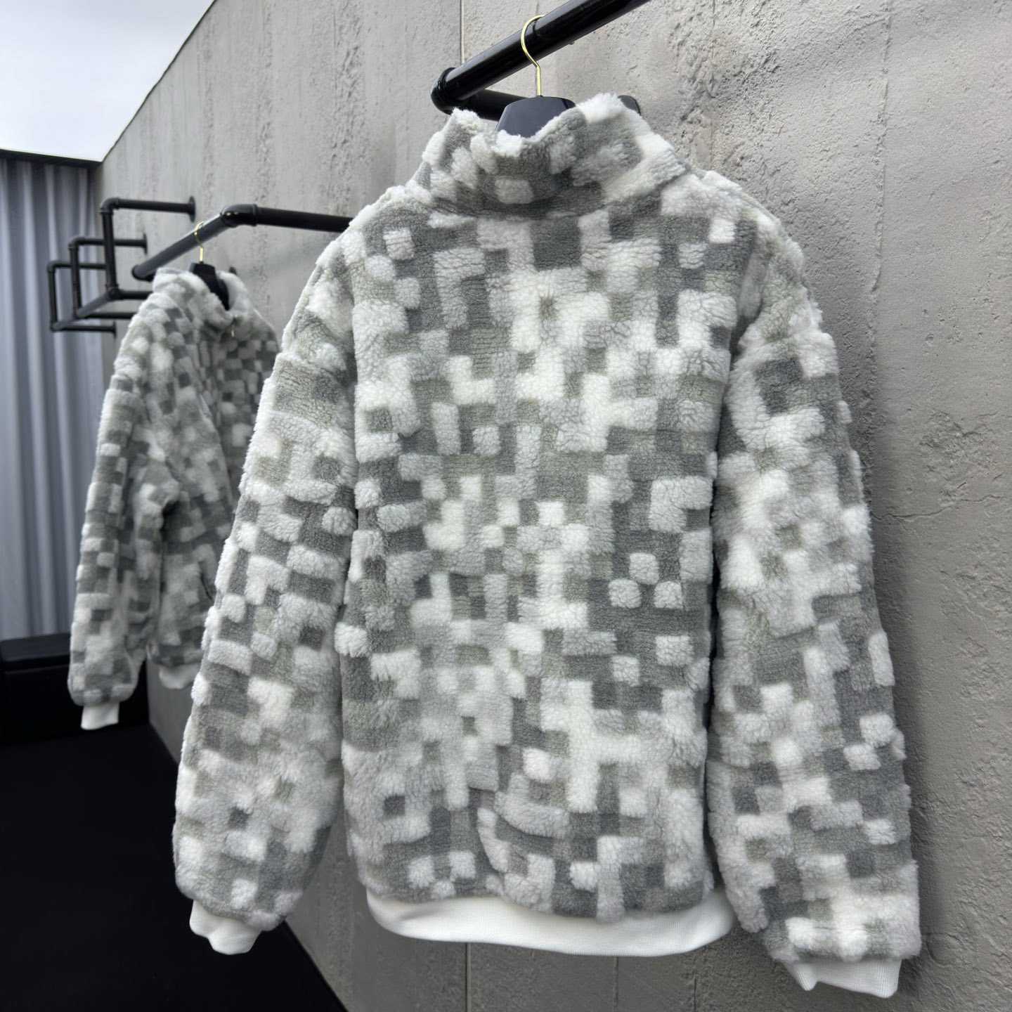 Louis Vuitton Fleece Blouson   1AGK16 - FashionPlug