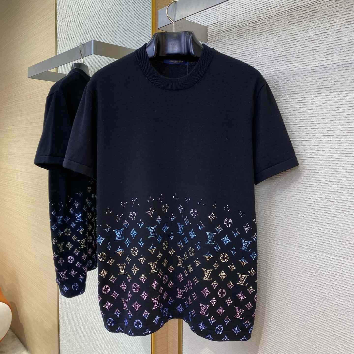 Louis Vuitton Monogram Gradient Embellished Short-Sleeved Crewneck  1AGTLL - FashionPlug