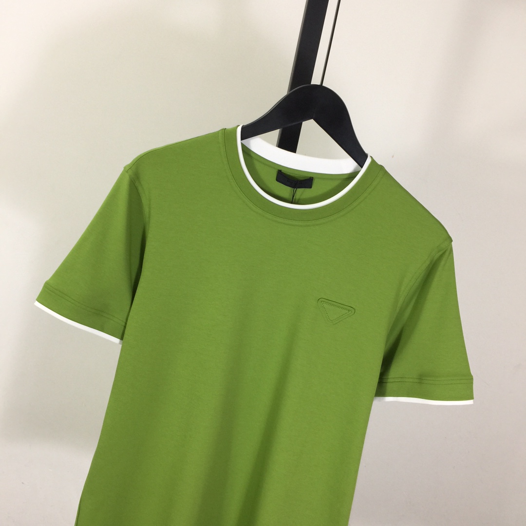 Prada Logo T-Shirt - FashionPlug