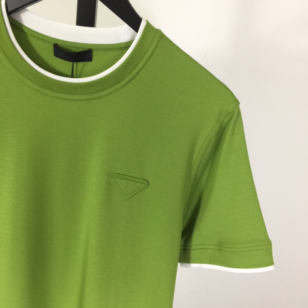 Prada Logo T-Shirt - FashionPlug