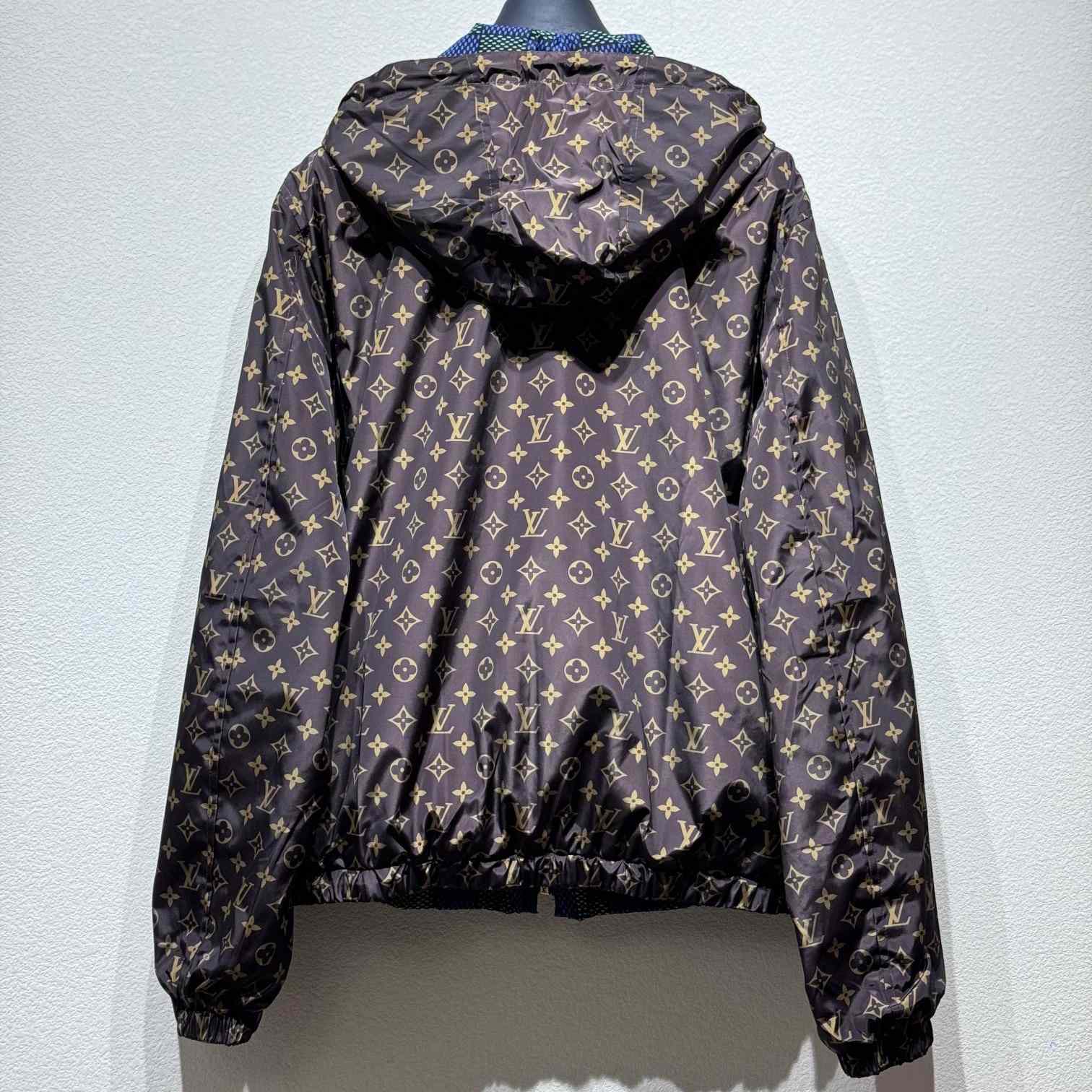 Louis Vuitton Damier Reversible Windbreaker    1AHBIW - FashionPlug