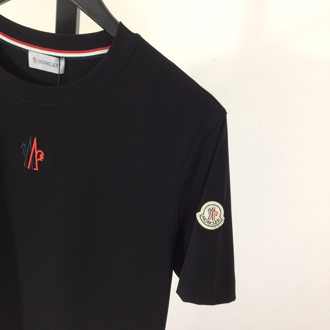 Moncler Logo Cotton T-shirt - FashionPlug