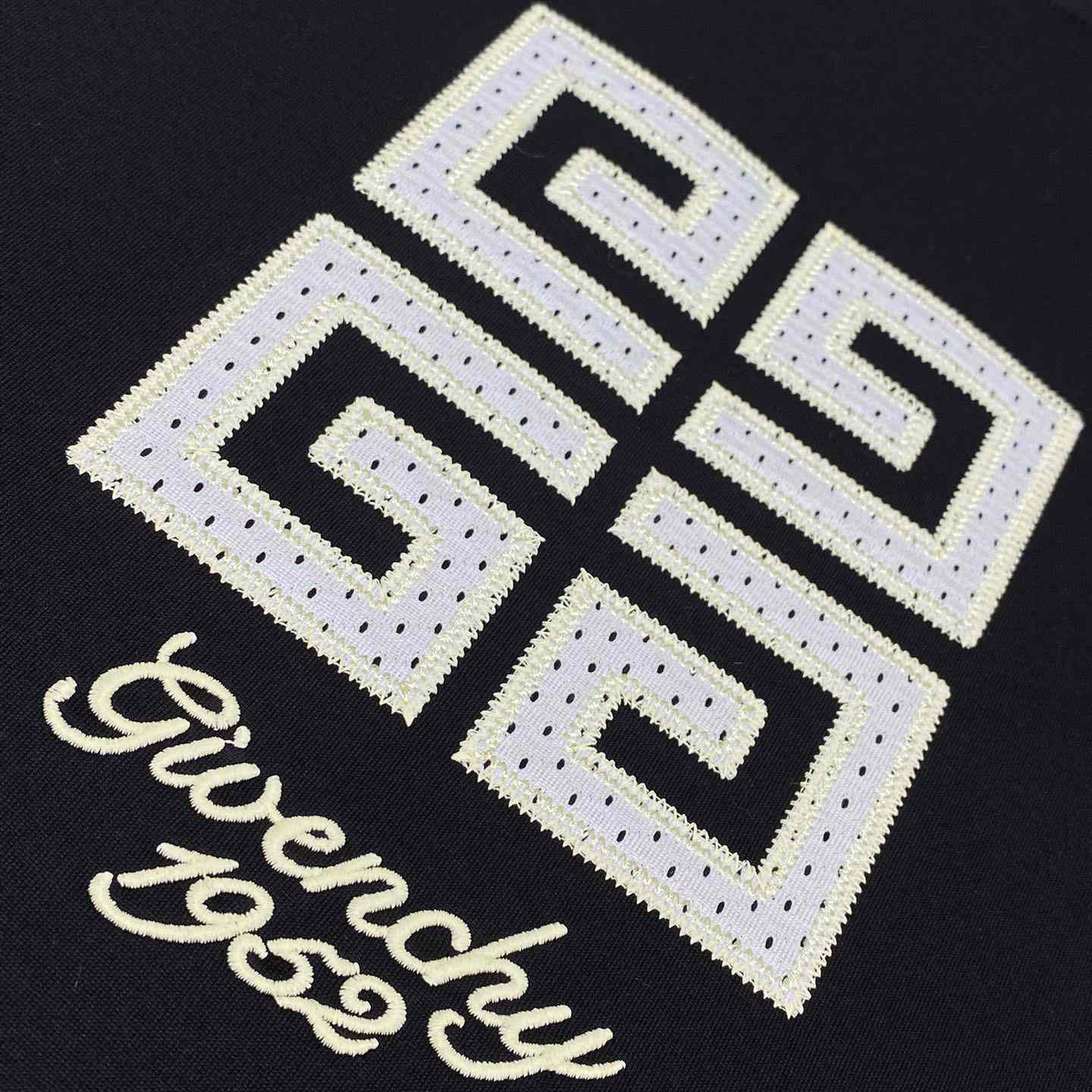 Givenchy 4G T-shirt In Cotton - FashionPlug