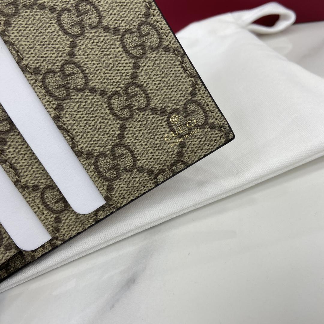 Gucci GG Emblem Bi-fold Embossed Wallet  - FashionPlug