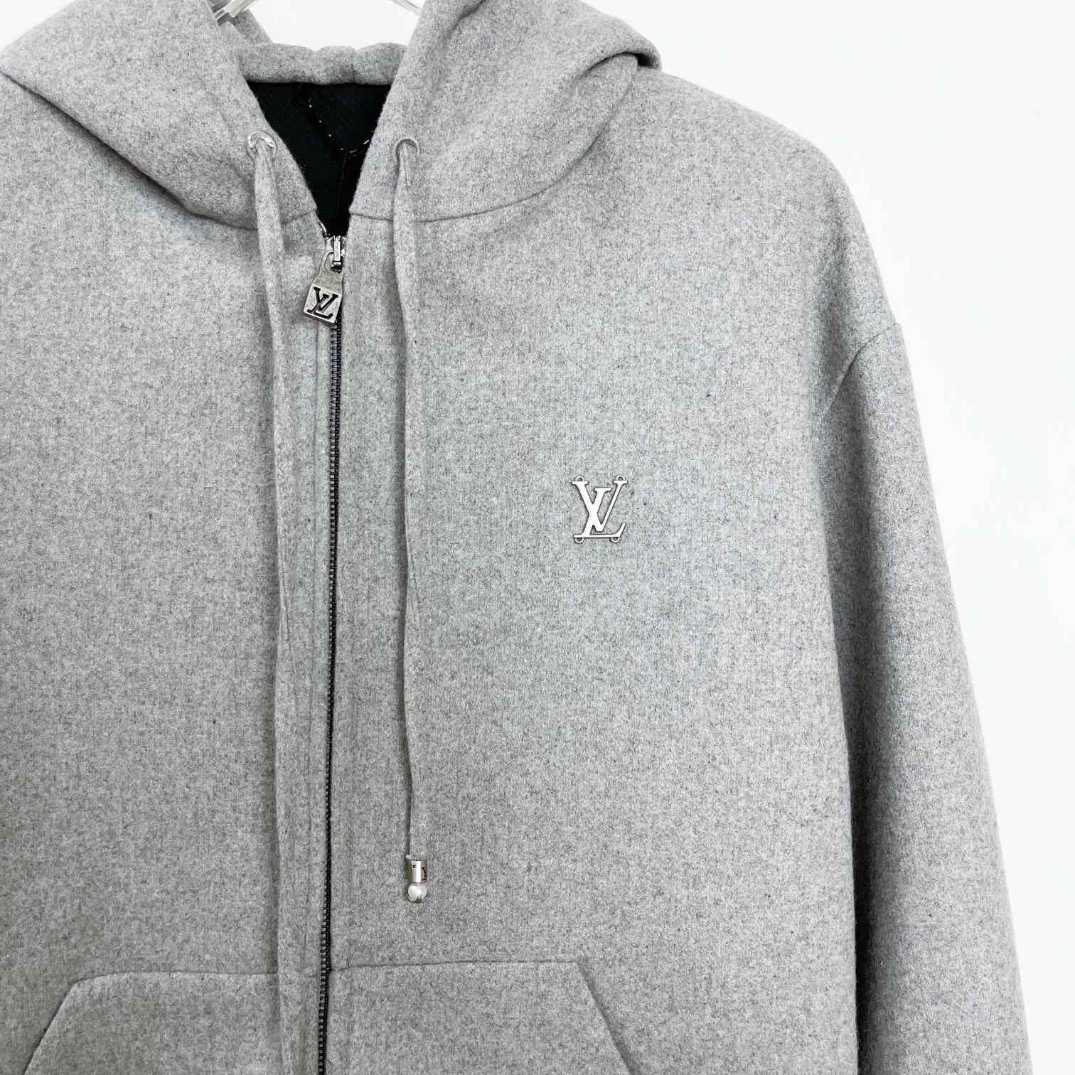 Louis Vuitton Tailored Technical Wool Hooded Blouson     1AFYBT - FashionPlug