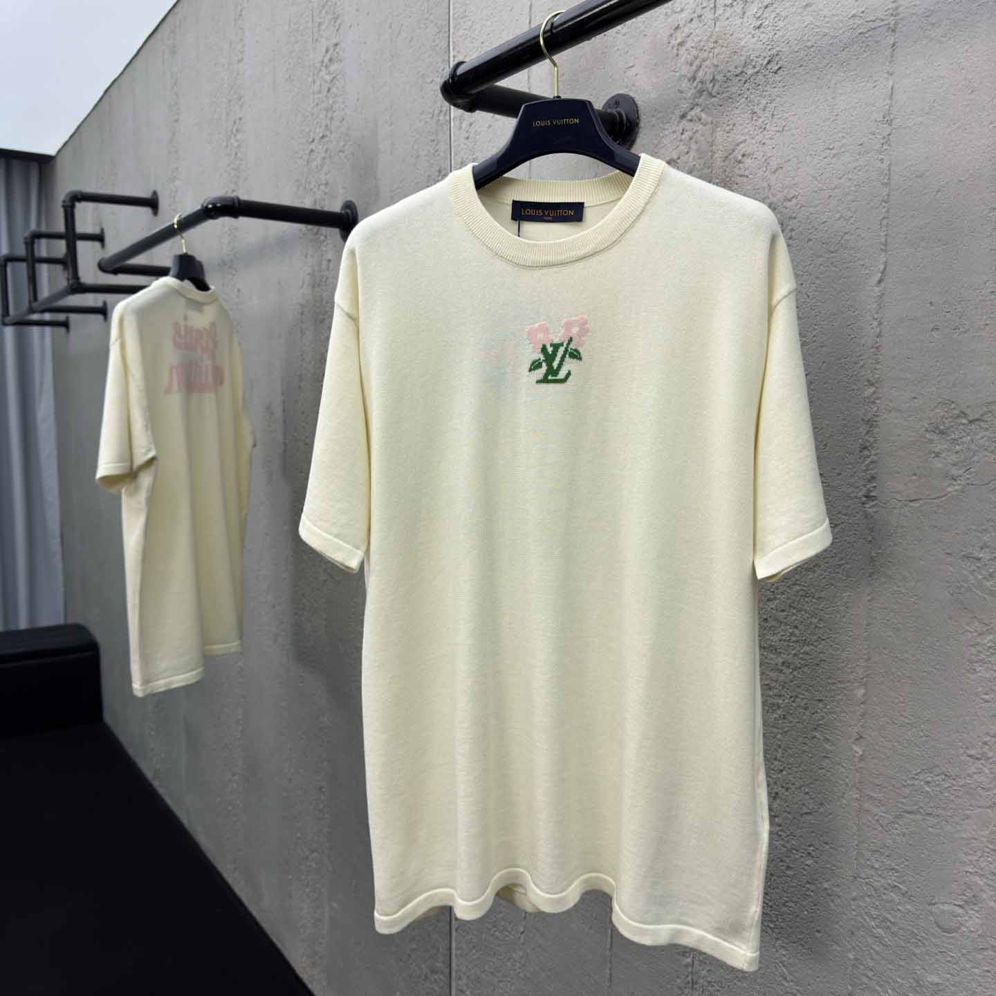 Louis Vuitton Short-Sleeved Cotton Knitted Crewneck   1AFRDI - FashionPlug