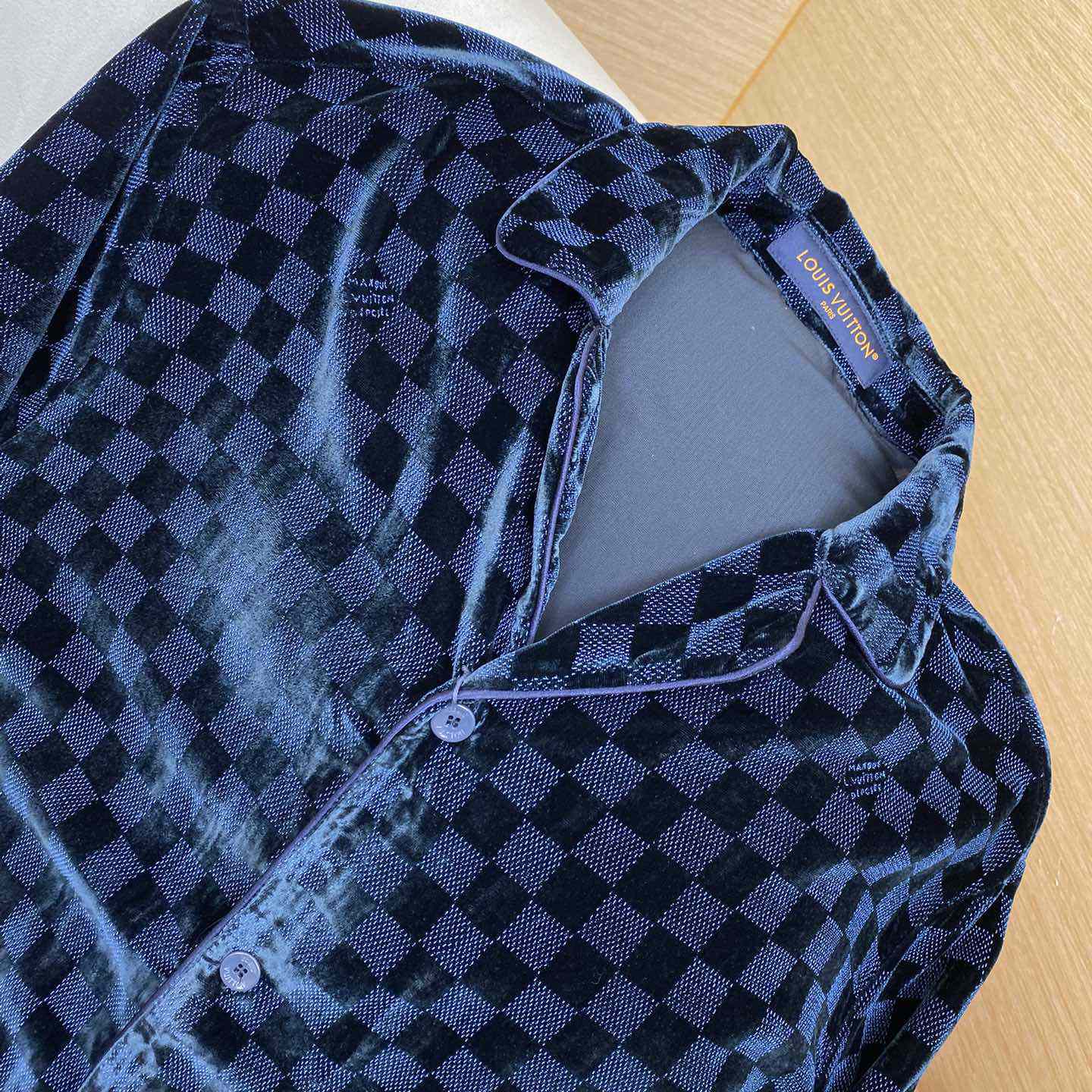 Louis Vuitton Silk-Blend Velvet Long-Sleeved Evening Overshirt  1AFWF7 - FashionPlug