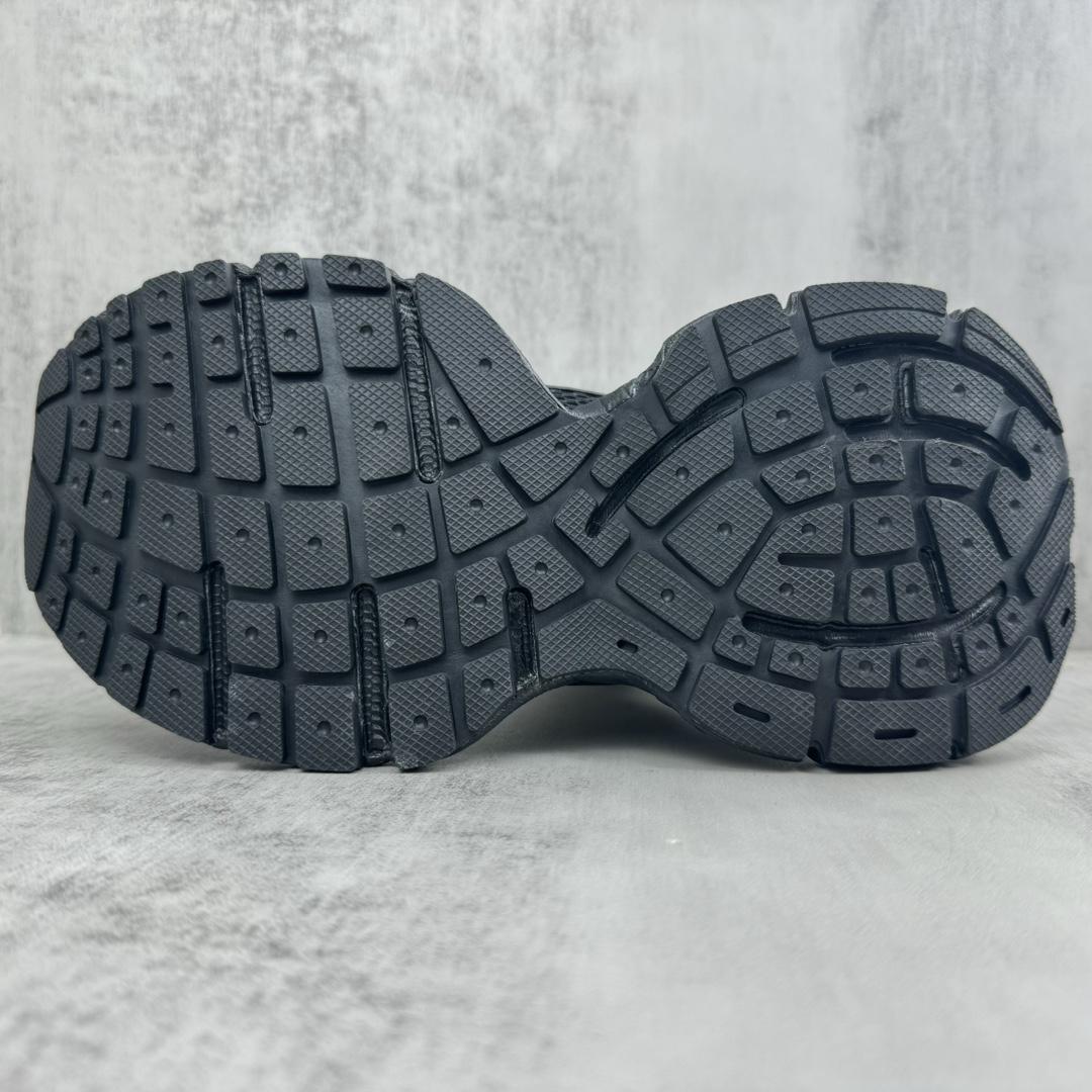 Balenciaga 5XL Sneaker  - FashionPlug