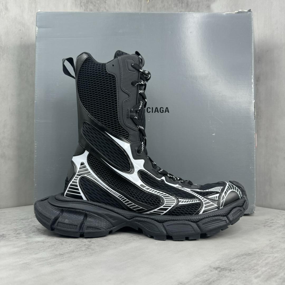 Balenciaga 5XL Sneaker  - FashionPlug