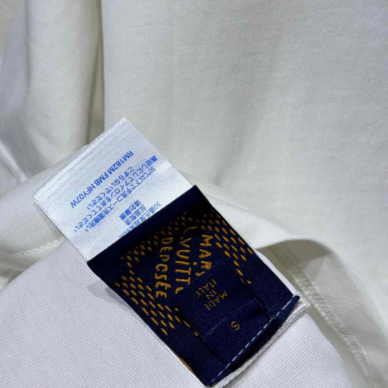 Louis Vuitton Embellished Graphic Cotton T-Shirt   1AHCKN - FashionPlug