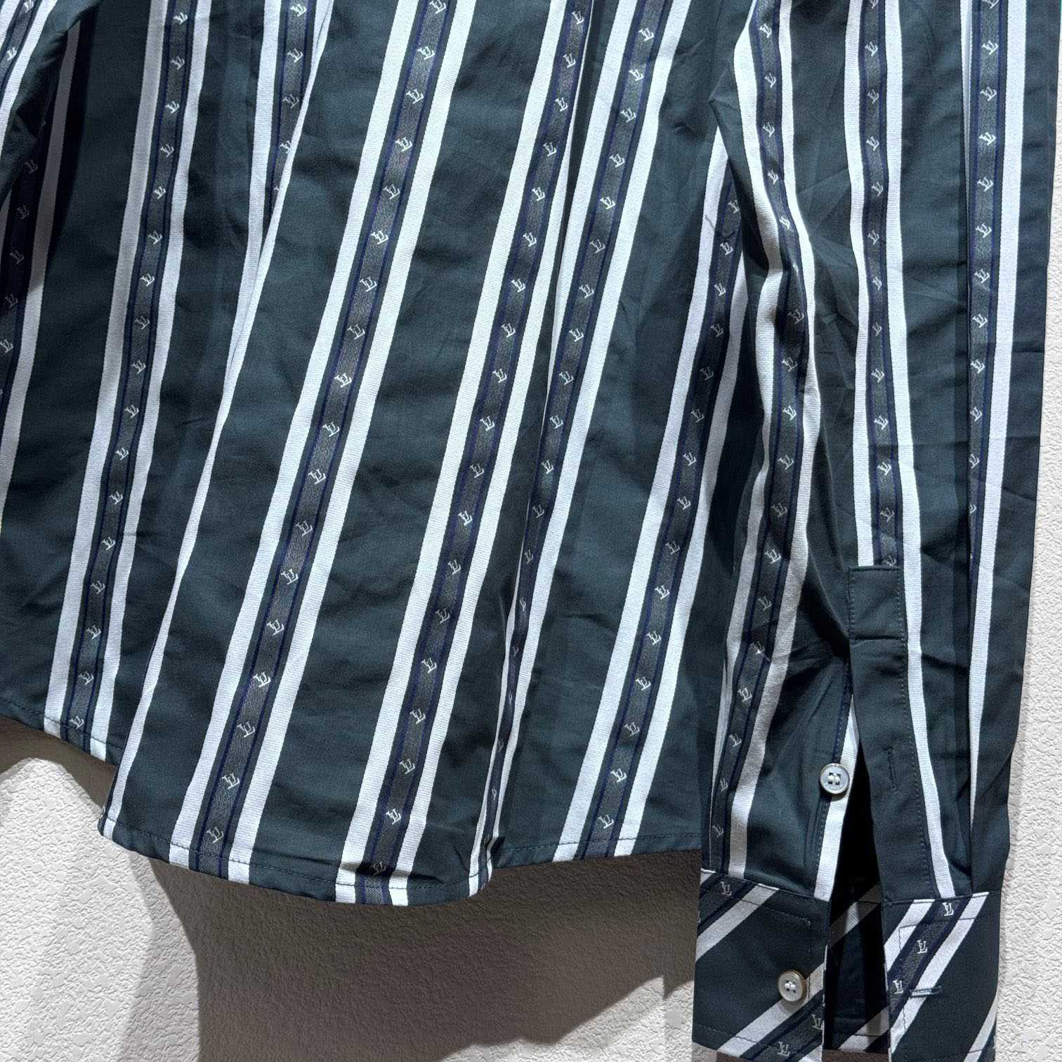 Louis Vuitton Long-Sleeved Silk Shirt   1AGJNS - FashionPlug