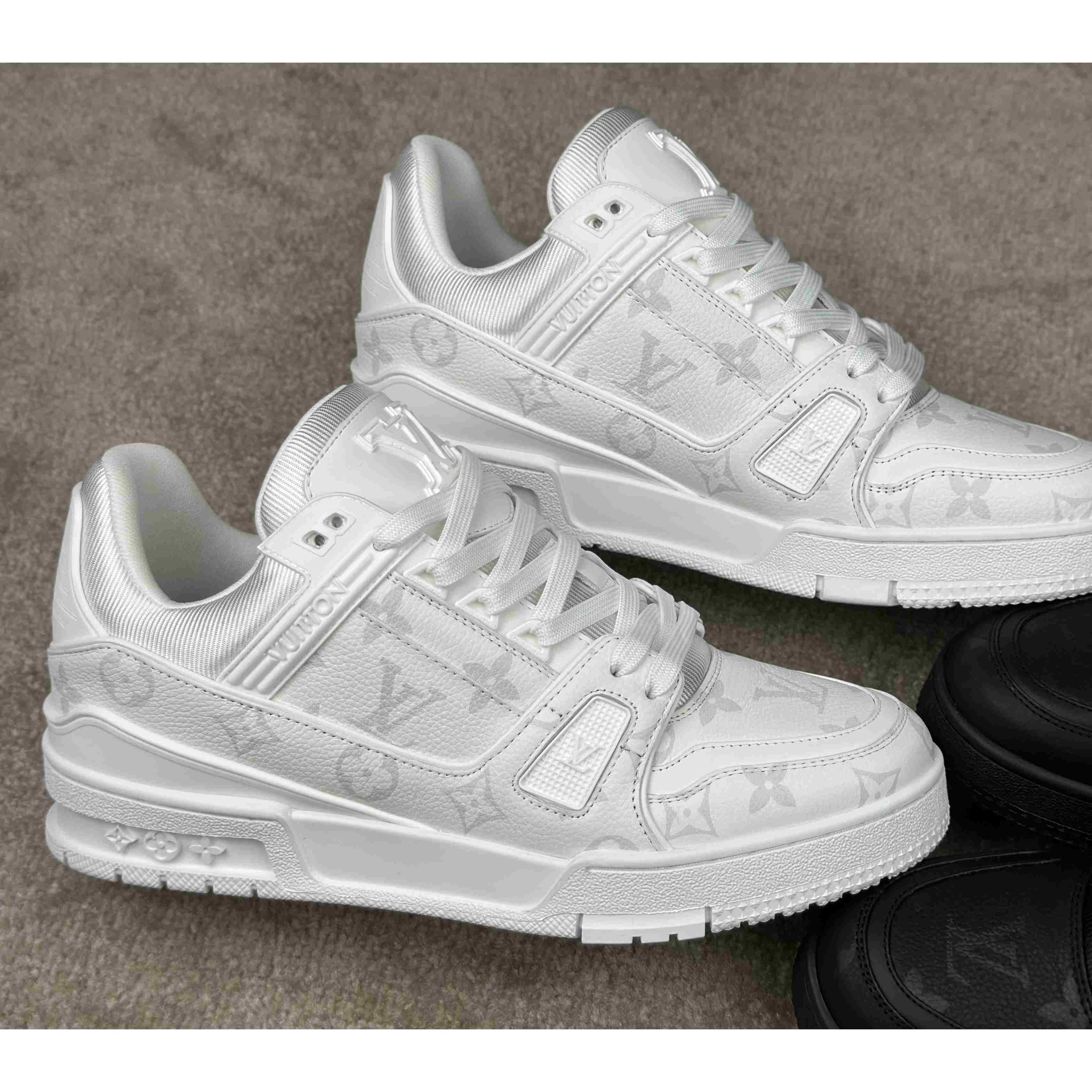 Louis Vuitton LV Trainer Sneaker       1AHDNC - FashionPlug