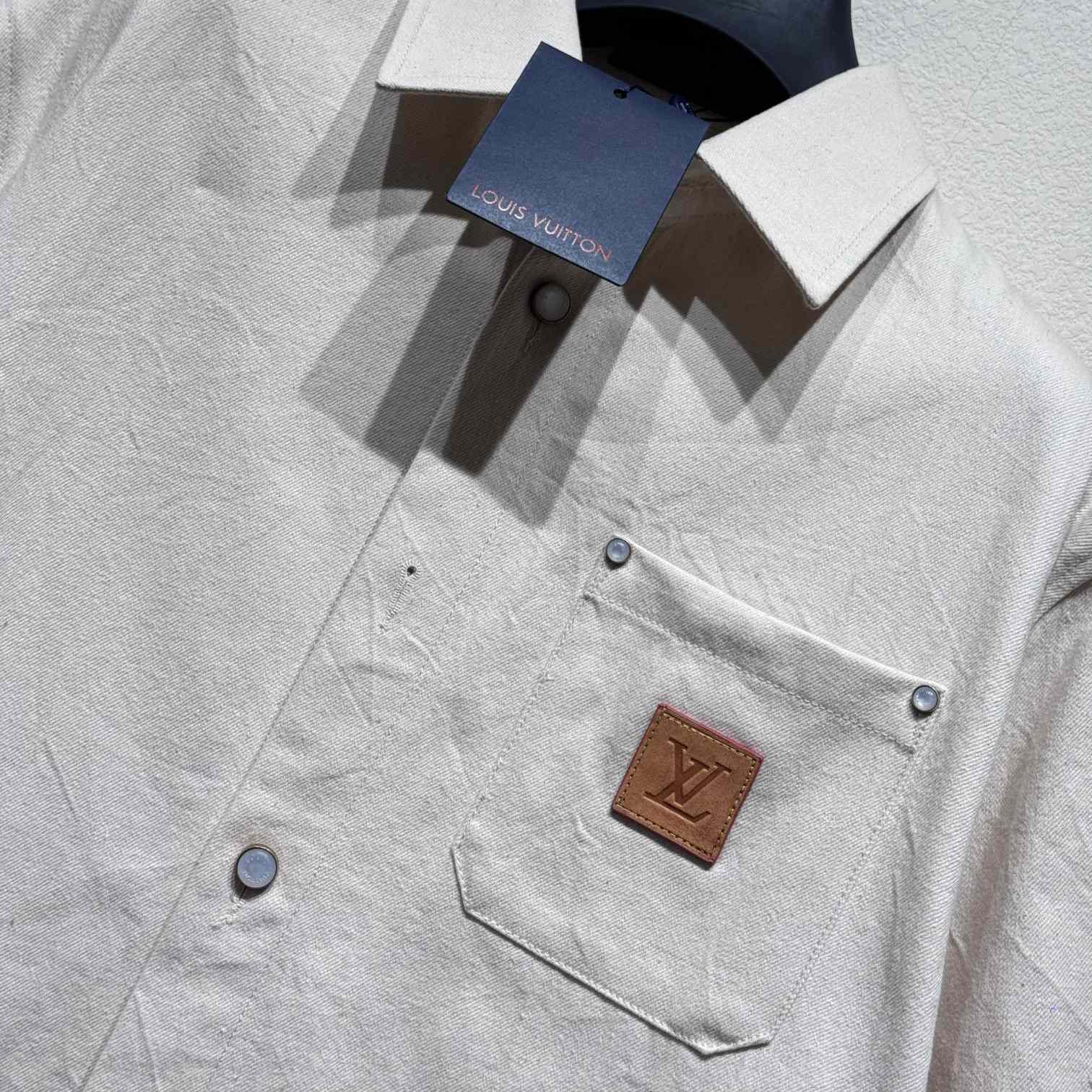 Louis Vuitton Silk-Blend Short-Sleeved Shirt   1AHCHZ - FashionPlug