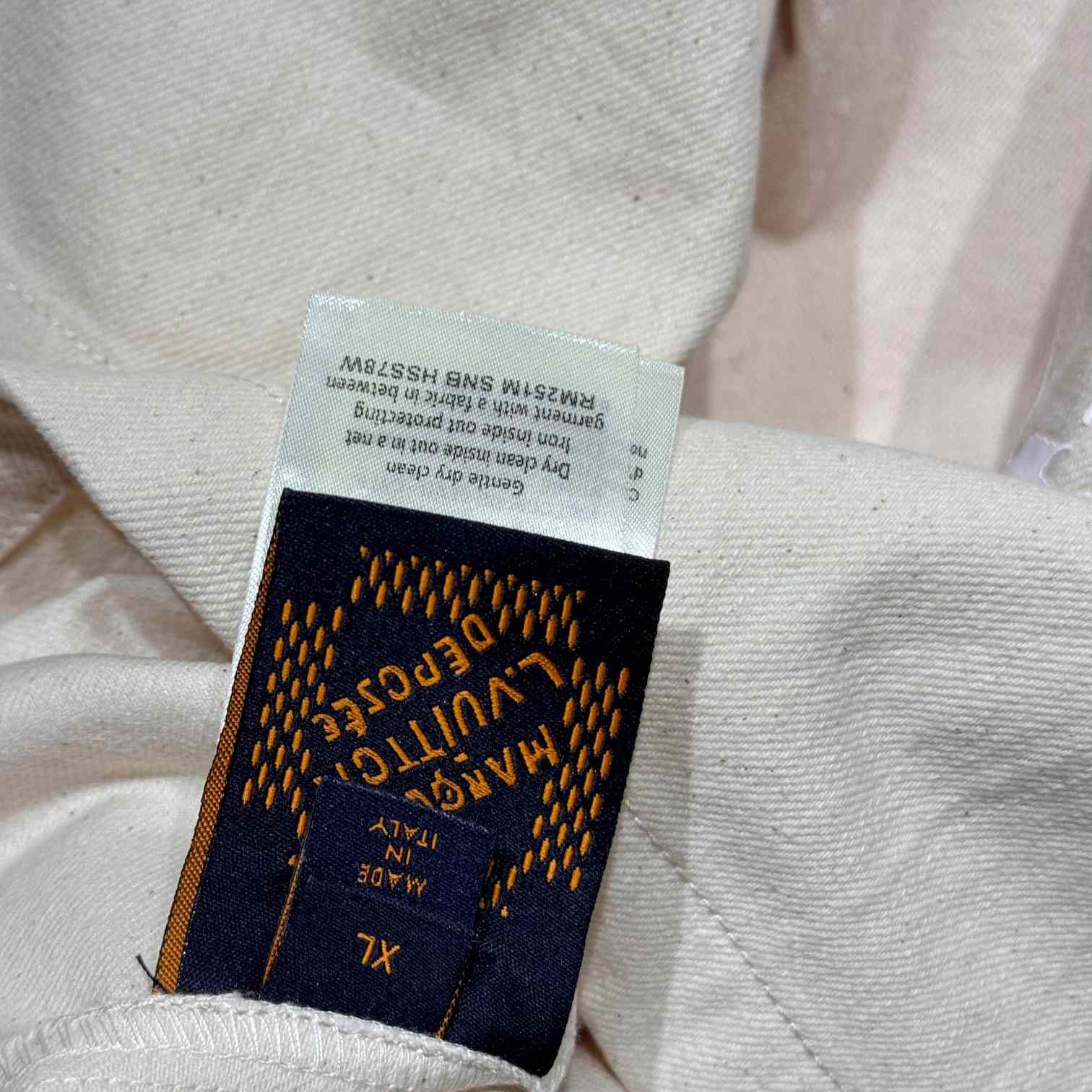 Louis Vuitton Silk-Blend Short-Sleeved Shirt   1AHCHZ - FashionPlug