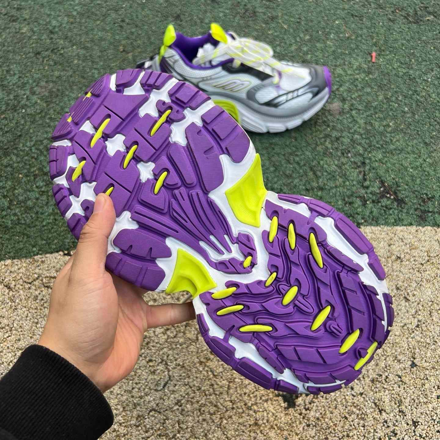 Balenciaga 10XL Sneaker  - FashionPlug