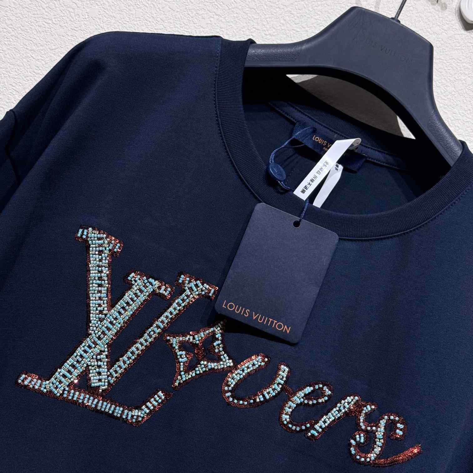 Louis Vuitton LV Vers Embellished Short-Sleeved T-Shirt  1AGHXO - FashionPlug