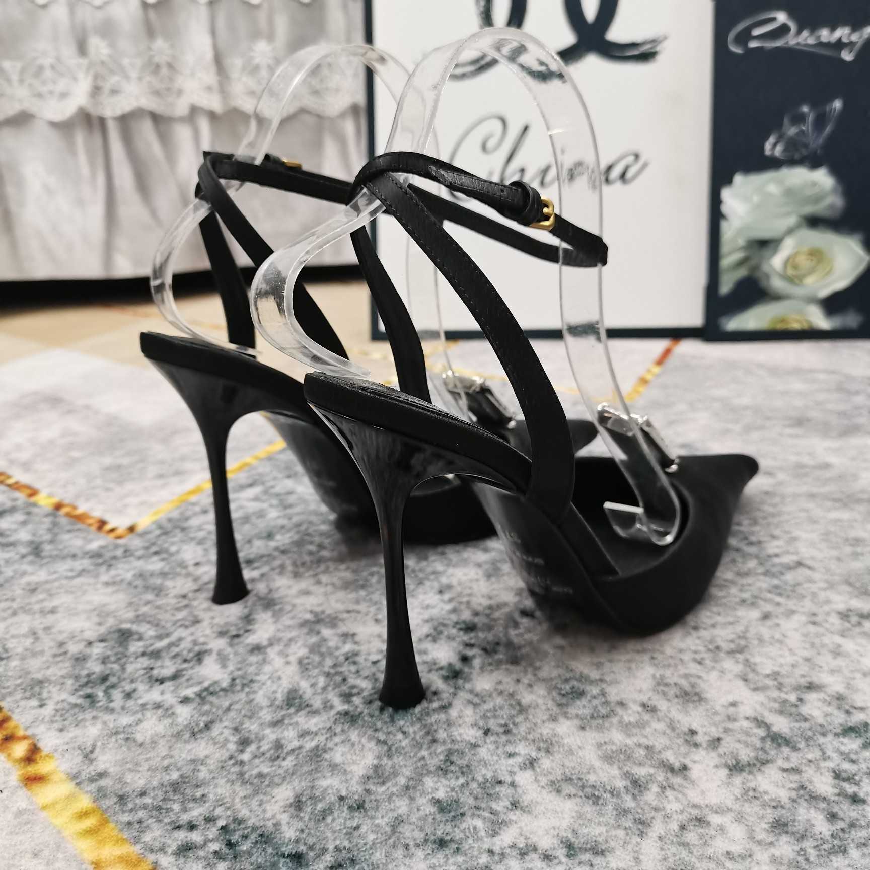 Saint Laurent Harlow Pumps In Satin Crepe And Crystals - FashionPlug