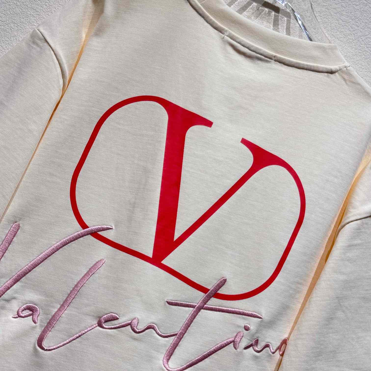  Valenti Garavani VLogo Signature T-shirt - FashionPlug
