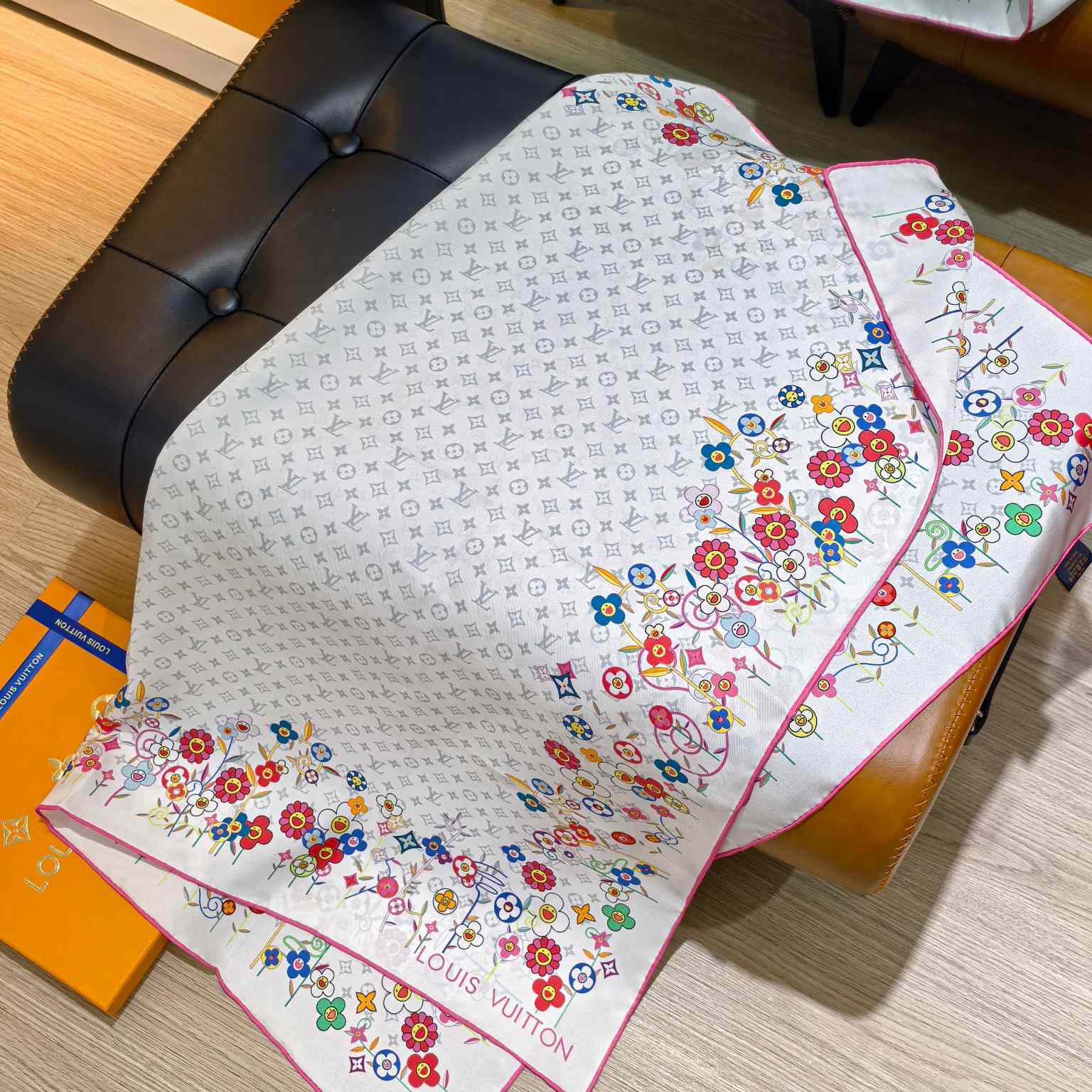 Louis Vuitton LV x TM Monogram Superflat Flowers Square 90   M96263 - FashionPlug