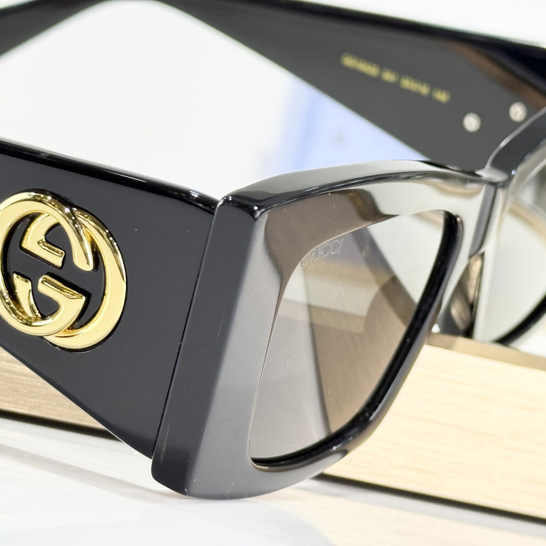 Gucci Square Frame Sunglasses  GG1842S - FashionPlug