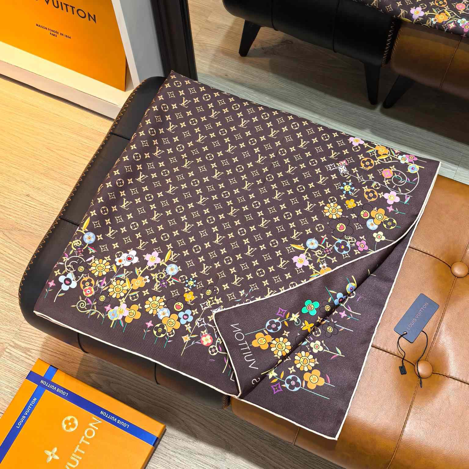 Louis Vuitton LV x TM Monogram Superflat Flowers Square 90    - FashionPlug