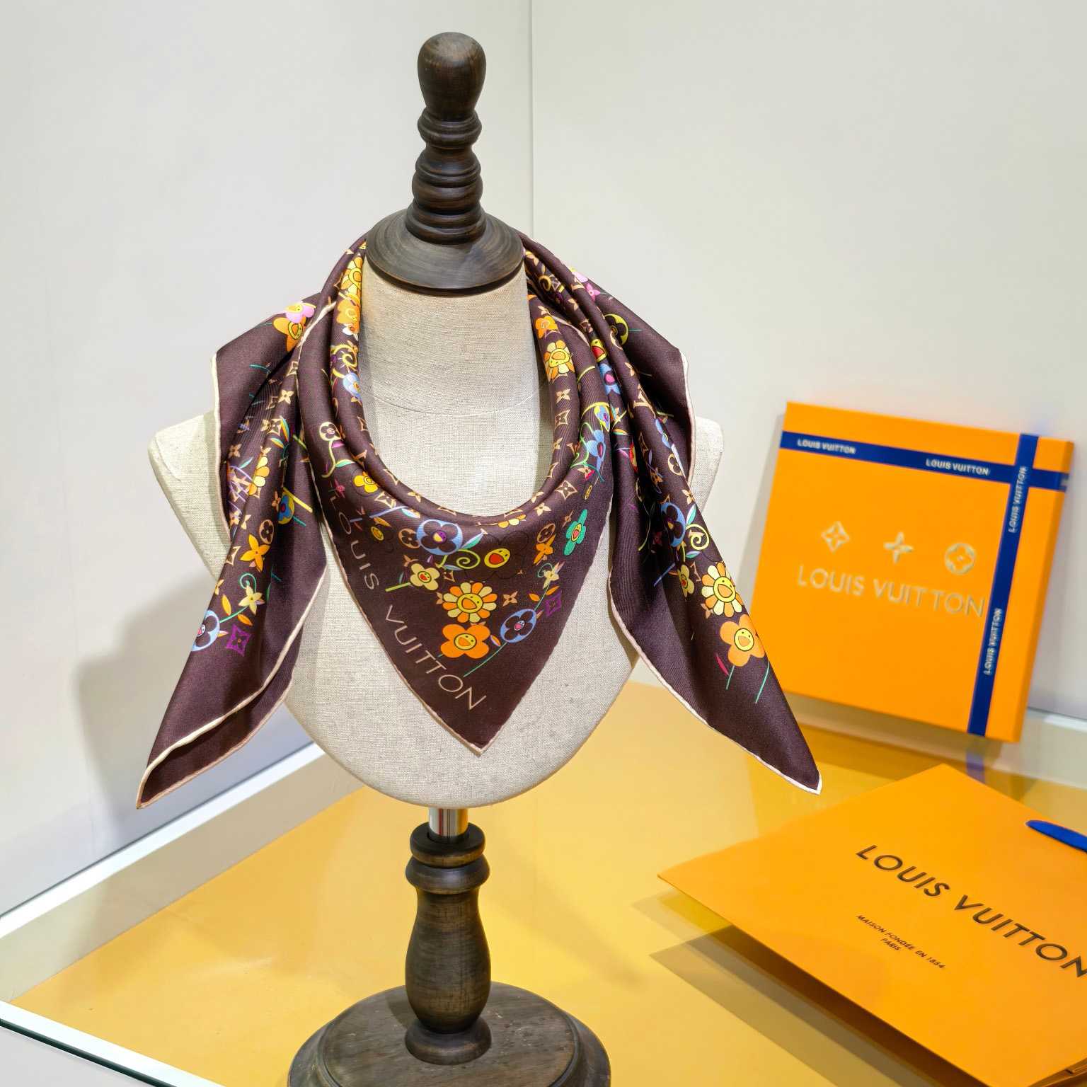 Louis Vuitton LV x TM Monogram Superflat Flowers Square 90    - FashionPlug