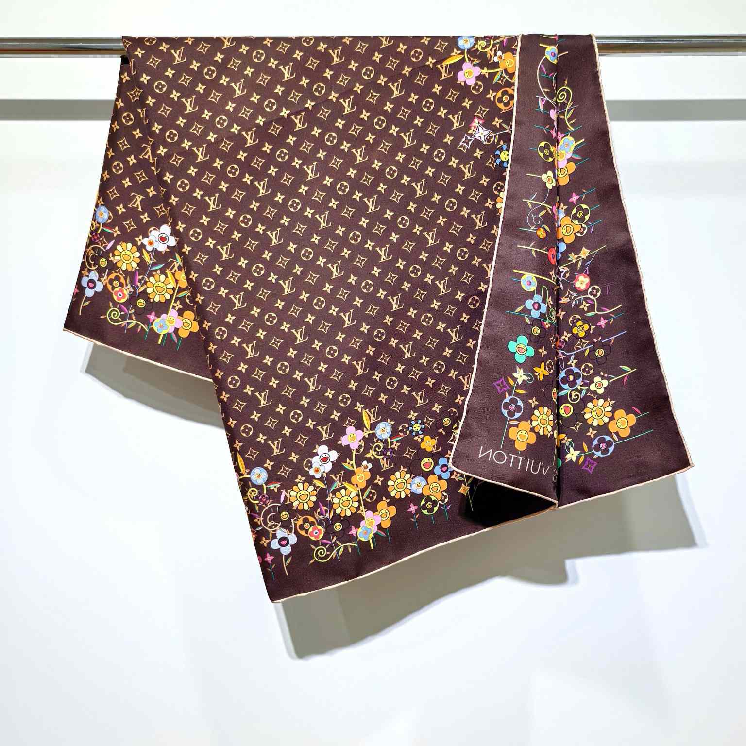 Louis Vuitton LV x TM Monogram Superflat Flowers Square 90    - FashionPlug